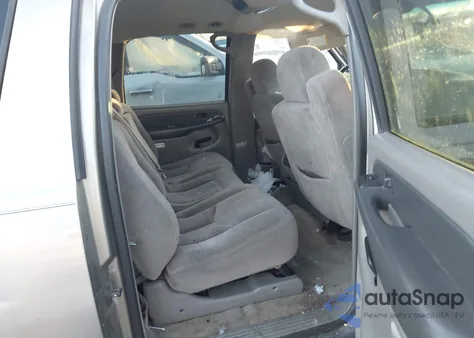 2003 Chevrolet Suburban 1500 Ls z USA, uszkodzony, nr VIN 3GNEC16Z83G106535